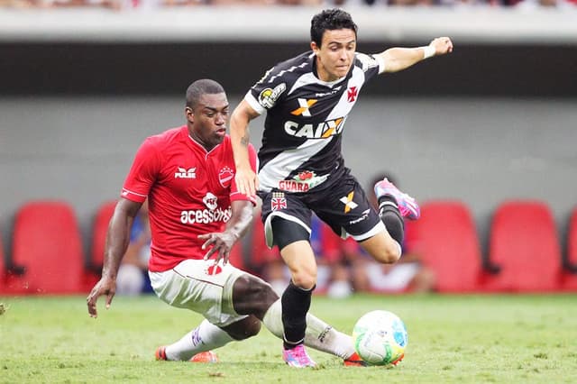 Vila Nova x Vasco - Montoya e Gustavo (Foto: Francisco Stuckert/LANCE!Press)