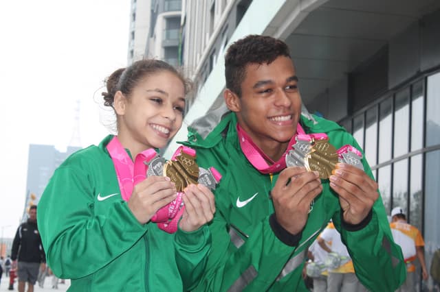 Flavia Saraiva e Matheus Santana (Foto: Alexandre Castello Branco/COB)