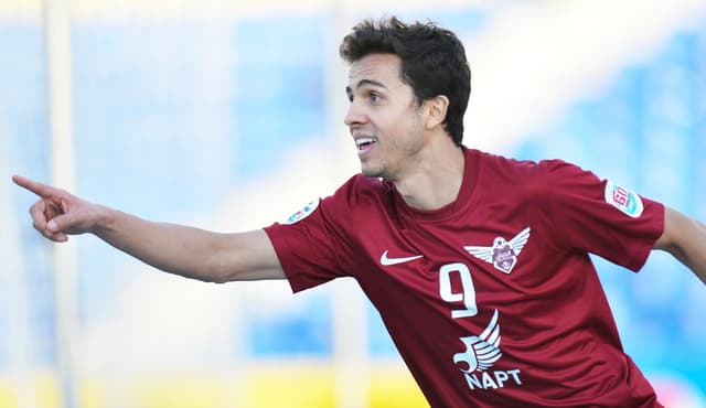 Nilmar em ação com a camisa do El Jaish (Foto: Divulgação El Jaish)