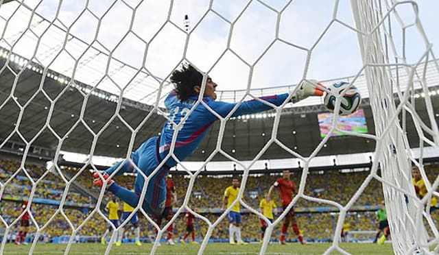 Brasil x México - Ochoa (Foto:Yuri Cortez/AFP)