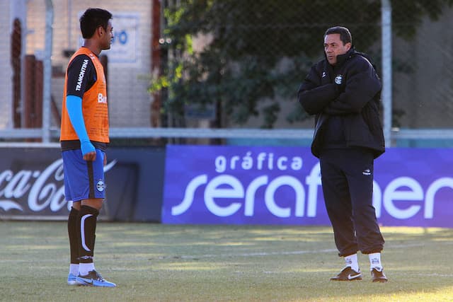 Werley pode retornar; depende de escolha de Luxemburgo (Foto: Lucas Uebel/Grêmio)