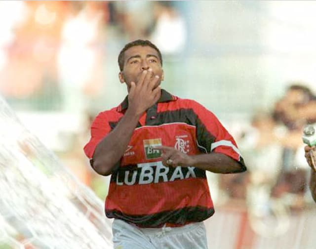 Romario comemora o gol. Foto de Djalma Vassao