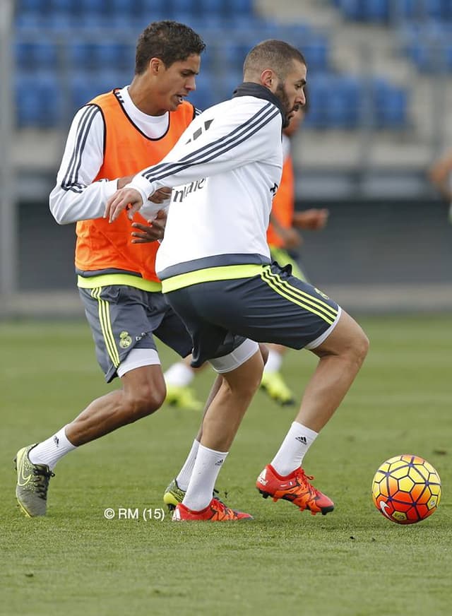 Benzema vem treinando, mas não pega o Las Palmas (Foto: Divulgação / Facebook)