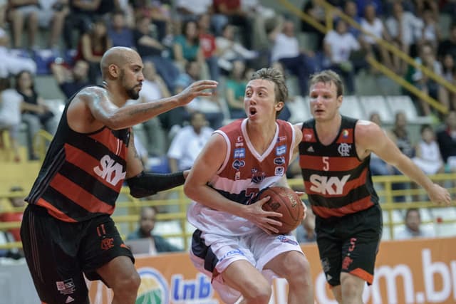 NBB - No Pedrocão, Flamengo vence a 1ª na temporada 2015/2016 (Foto: Newton Nogueira/Divulgação)