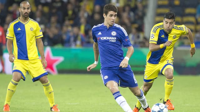 HOME - Maccabi Tel Aviv x Chelsea - Liga dos Campeões - Oscar (Foto: Jack Guez/AFP)