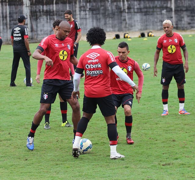 Donato durante treinamento pelo Joinville (Foto: Divulgação / Joinville)