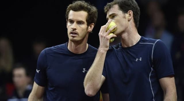 Irmãos Andy e Jamie Murray na Copa Davis em Ghent. Crédito: Paul Zimmer