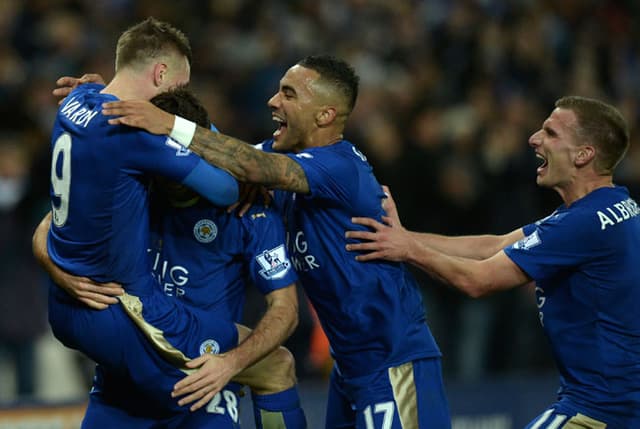 Vardy comemora o seu gol diante do Manchester United (Foto: Oli Scarff / AFP)