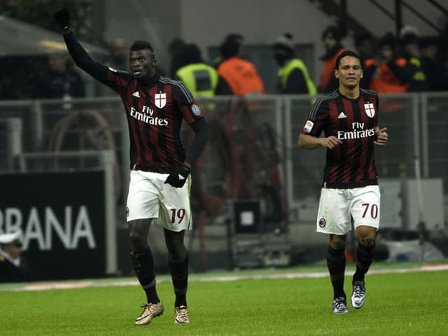 Niang fez dois gols na vitória do Milan sobre a Sampdoria (Foto: Olivier Morin / AFP)