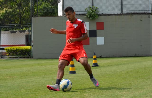 Rogério, atacante do São Paulo durante treinamento.(Foto: Érico Leonan / saopaulofc.net)