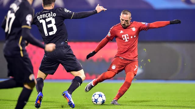 HOME - Dínamo Zagreb x Bayern de Munique - Ribéry (Foto: Andrej Isakovic/AFP)