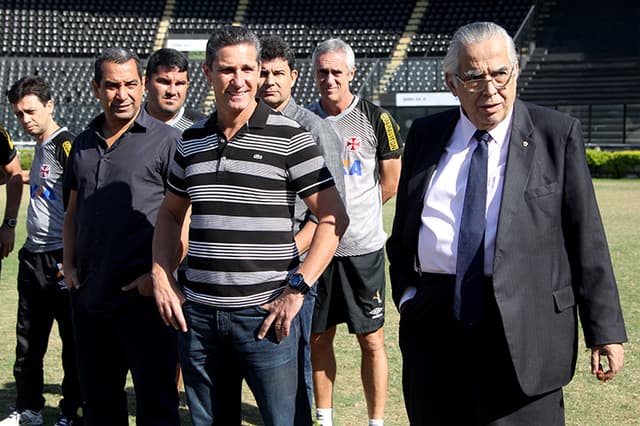 Vasco - Zinho Jorginho e Eurico Miranda (foto:Paulo Fernandes/Vasco)