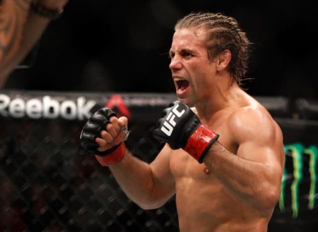 Urijah Faber foi anunciado o vencedor por decisão unânime