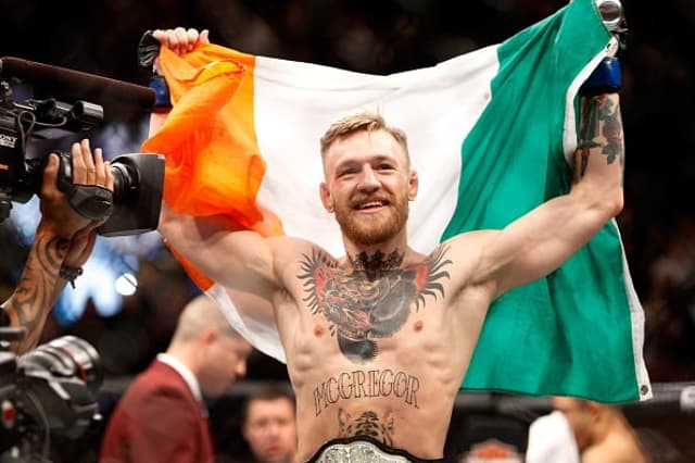 Conor McGregor é o novo campeão absoluto dos penas do UFC (FOTO: Getty Images)