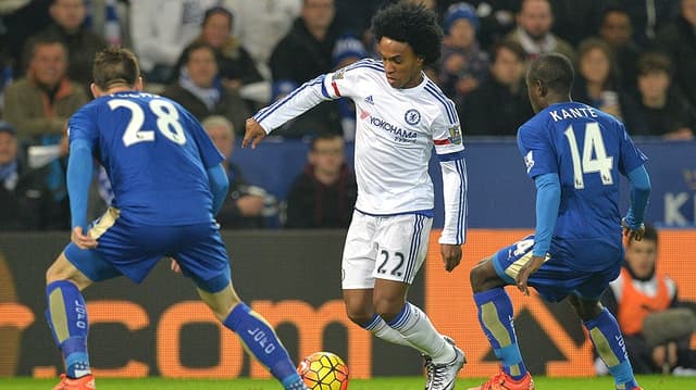 HOME - Leicester x Chelsea - Campeonato Inglês - Willian (Foto: Paul Ellis/AFP)