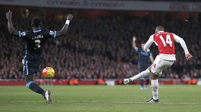 HOME - Arsenal x Manchester City - Campeonato Inglês - Walcott (Foto: Adrian Dennis/AFP)