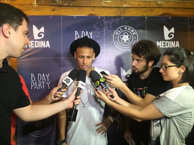 Neymar na chegada ao aniversário de Gabriel Medina (Foto: Amanda Andrade)