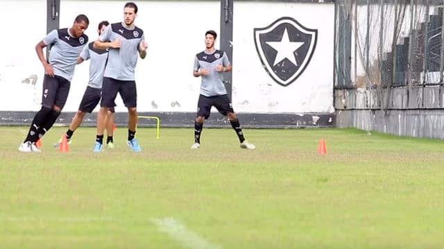 HOME - Reapresentação do Botafogo para 2016 em General Severiano (Foto: Reprodução/BotafogoTV)