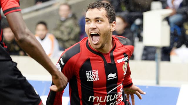 HOME - Lyon x Nice - Carlos Eduardo (Foto: Jean-Philippe Ksiazek/AFP)