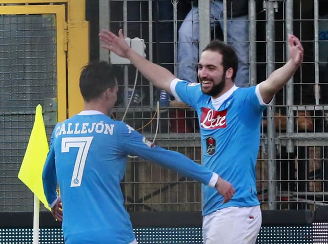 Higuaín - Frosinone x Napoli (Foto: Carlo Hermann / AFP)