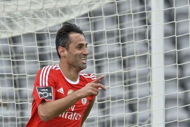 Jonas - Nacional x Benfica (Foto: Rui Silva / AFP)