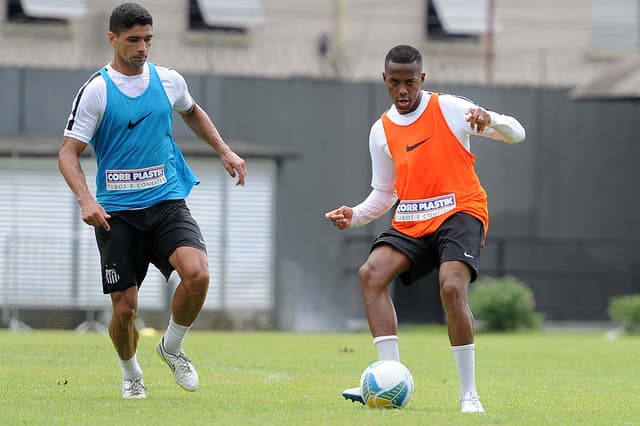 Renato torce pelo retorno de Robinho ao Santos