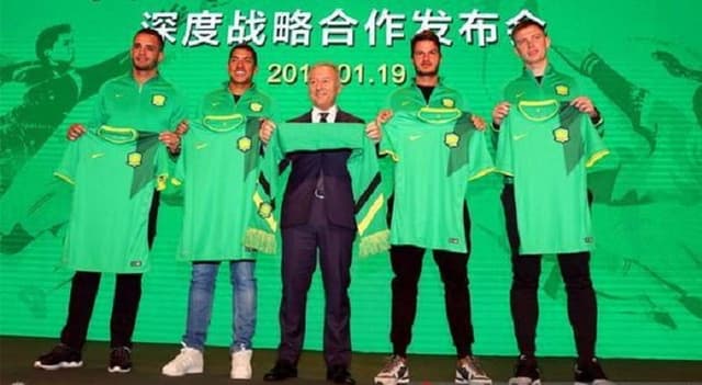 Renato Augusto, Ralf e Zaccheroni no Beijing Guoan&nbsp;