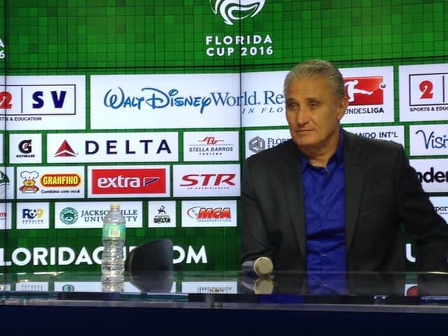 Tite, durante entrevista coletiva após jogo da Florida Cup (Foto: Bruno Cassucci)