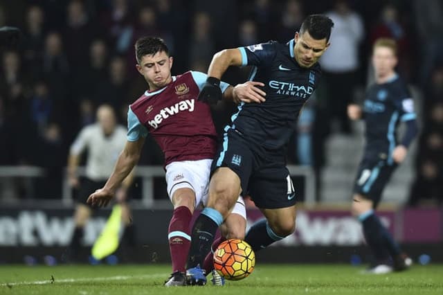 Agüero - West Ham x Manchester City (Foto: Ben Stansall / AFP)