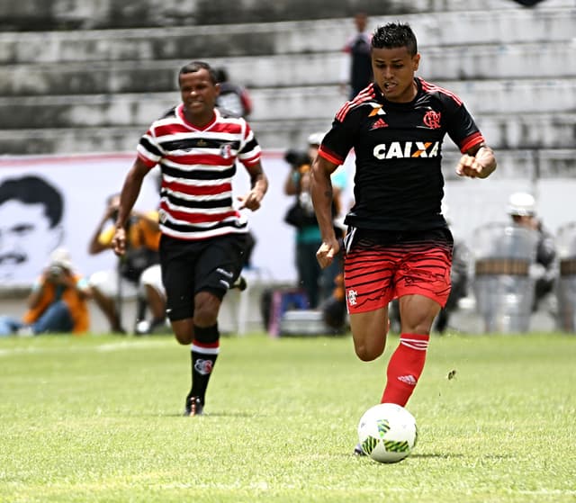 Último jogo: Santa Cruz 3 x 1 Flamengo (24/01/2016)