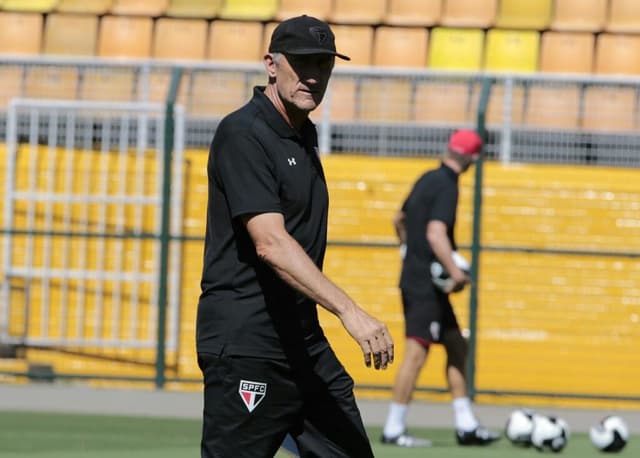 Bauza comanda jogo-treino do São Paulo (foto: Reginaldo Castro)