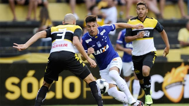 HOME - Criciúma x Cruzeiro - Primeira Liga - Willian (Foto: Eduardo Valente/LANCE!Press)