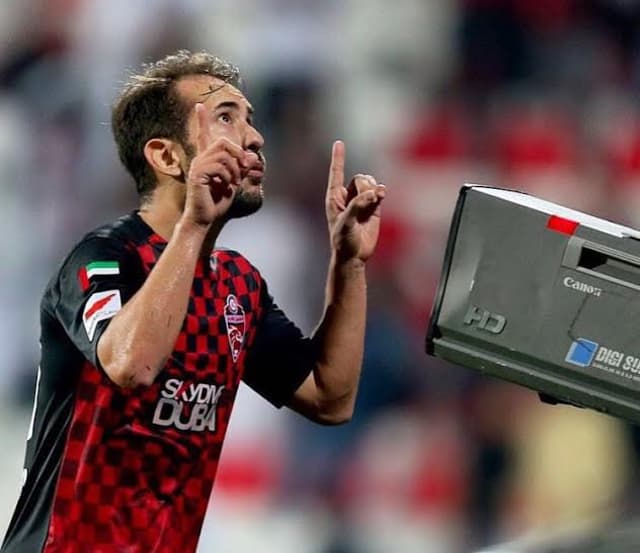 Everton Ribeiro