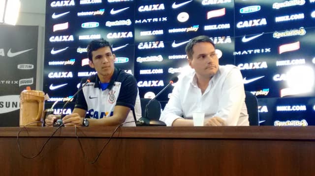 Balbuena é apresentado