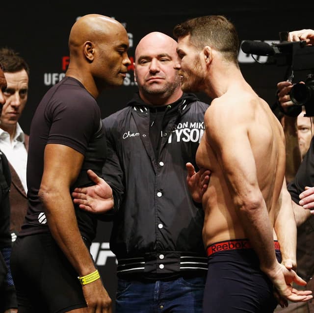 Anderson Silva encara Michael Bisping antes do UFC Londres (FOTO: Reprodução)