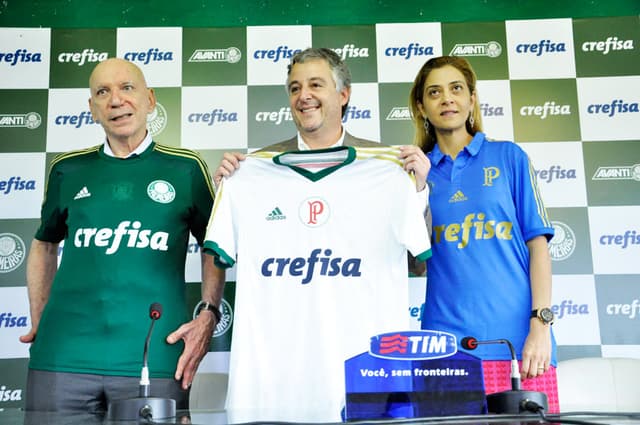 Após dois anos sem patrocínio master, o Palmeiras anunciou a Crefisa como nova parceira: R$ 46 milhões por dois anos de contrato (Foto: Agencia Estado)