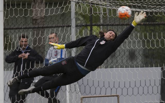 Cássio treinou e voltará a ser titular do Corinthians (Foto: Daniel Augusto Jr)