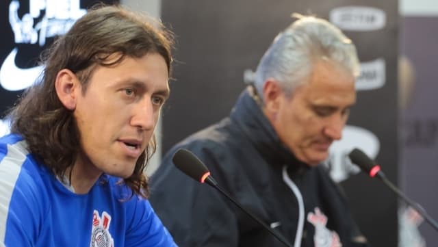 Cássio treinou e voltará a ser titular do Corinthians (Foto: Daniel Augusto Jr)