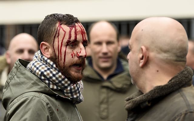 Torcedores entram em confronto antes do clássico Tottenham e Arsenal (Foto: Reuters / Dylan Martinez)