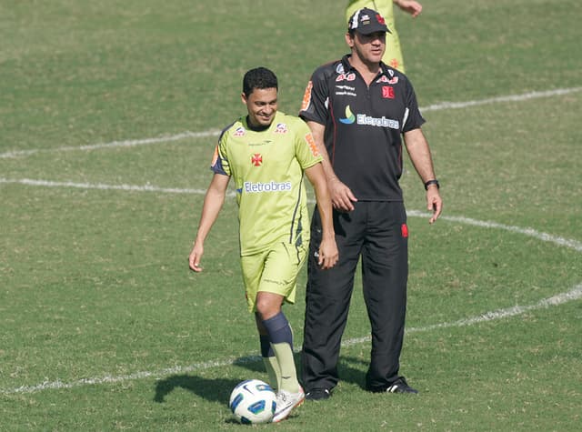 Ricardo Gomes e Eder Luis (foto:Paulo Sergio/LANCE!Press)