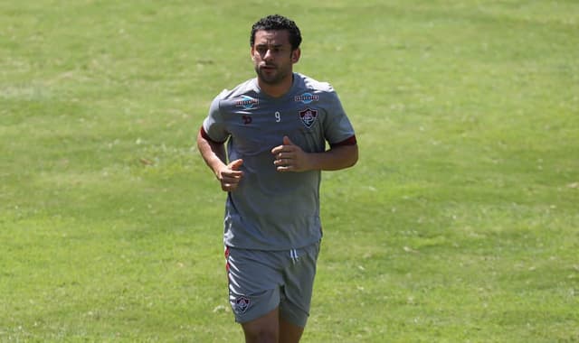 Fred - Fluminense treinando com a nova camisa