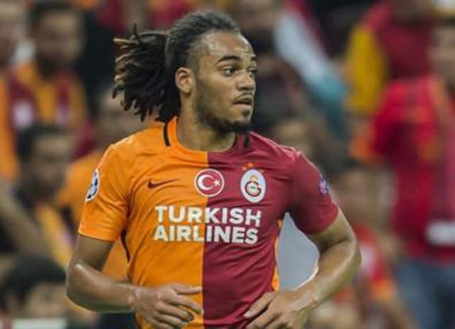 Denayer Galatasaray (foto:AFP)