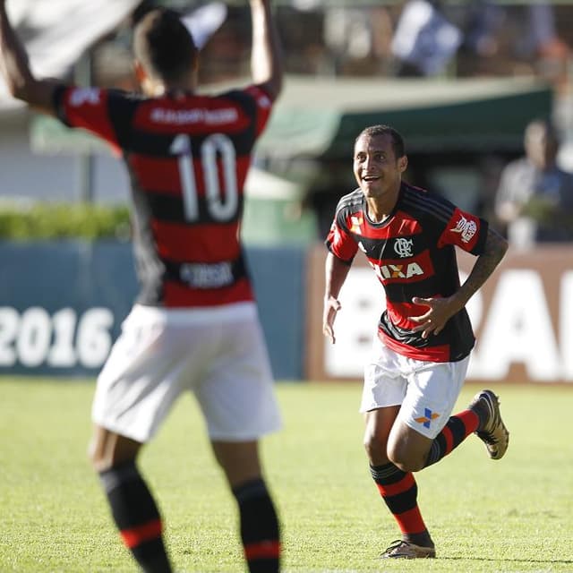 Ederson e Alan Patrick podem jogar juntos mais vezes (Gilvan de Souza/Flamengo)