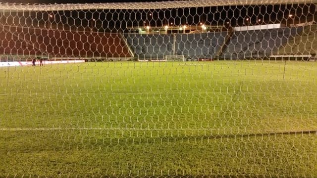 Gramado de Juiz de Fora antes da final