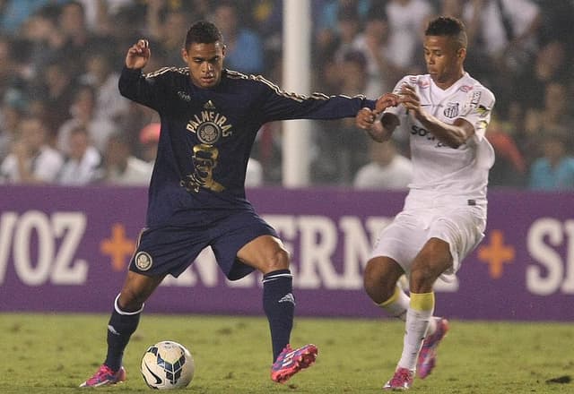 Juninho estreou contra o Santos, mas foi pouco utilizado por Marcelo Oliveira em 2015 (foto: Divulgação)