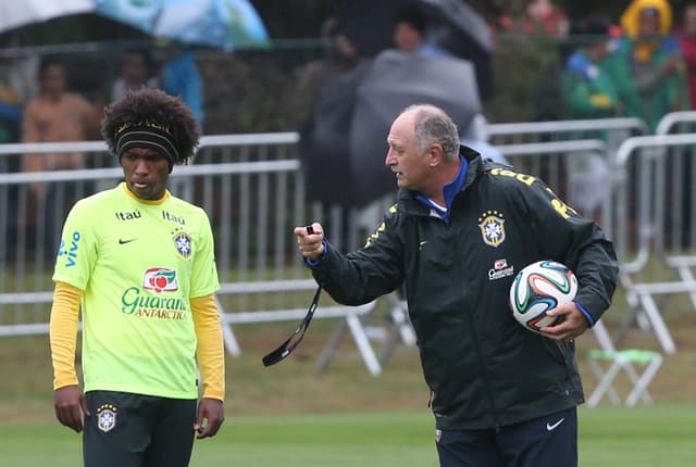 Luiz Felipe Scolari com o Willian