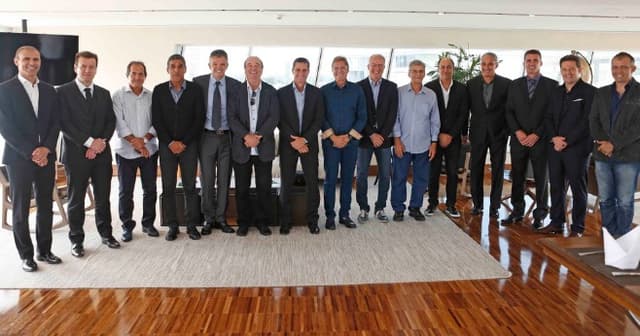 Técnicos reunidos na sede da CBF (Foto: Reprodução / Twitter CBF)