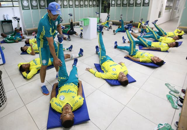 Palmeiras treina na Academia