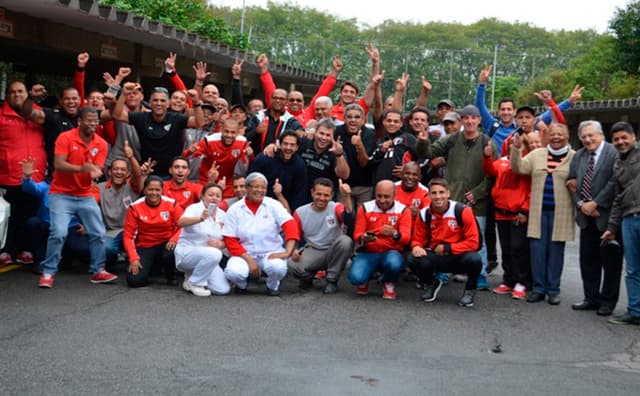 São-paulinos posam para foto após a festa