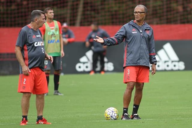 Tata e Jayme de Almeida em treino do Flamengo (Gilvan de Souza / Flamengo)